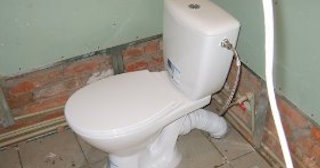 Установка приставного унитаза в Заволжье - монтаж и подключение, СантехДомЗвл от 5174 рублей